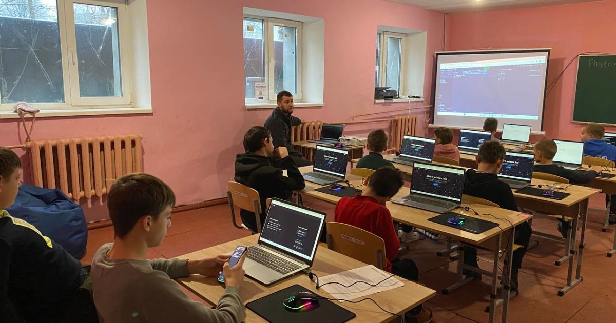 Первые группы начали обучение на бесплатных курсах Scratch для детей от Favbet Foundation и Code Club
