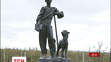 У рідному селі Шевченка вчергове зіпсували пам’ятник поету