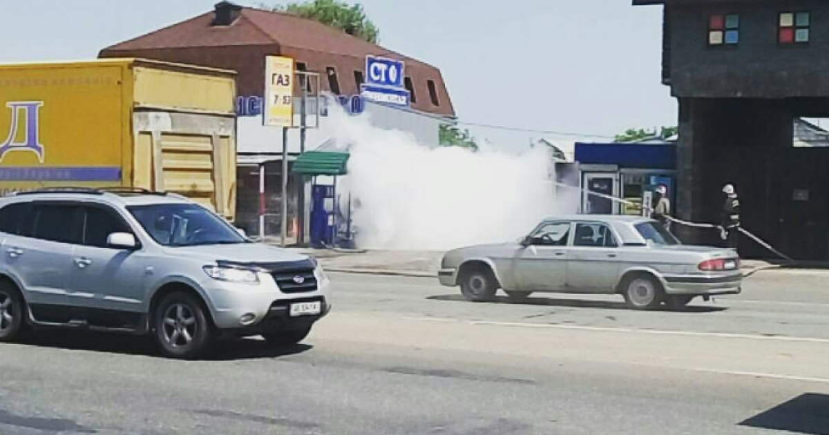 У Києві на Кільцевій дорозі утворився затор через розгерметизацію газової заправки