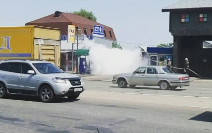 В Киеве на Кольцевой дороге образовалась пробка из-за разгерметизации газовой заправки