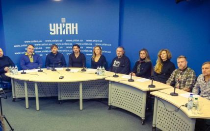 Украинские артисты требуют у Порошенко запретить российский медийный товар