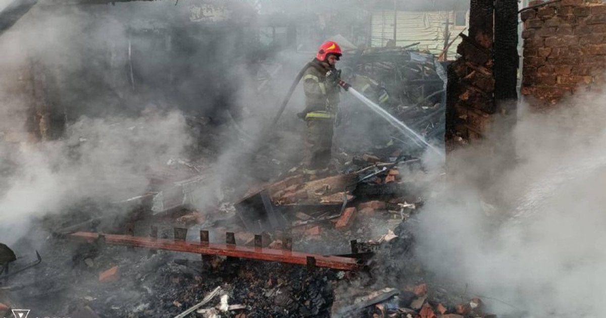 Руїни будинку, де загинула ціла родина