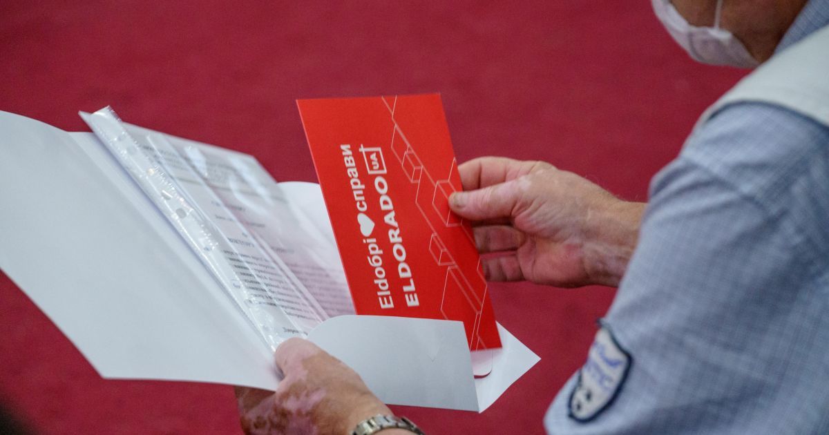ELDORADO видала сертифікати на покупку техніки 40 сім'ям, постраждалим від вибуху будинку на Позняках