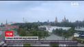 Новости мира: в Москве над Красной площадью в небо запустили украинский флаг