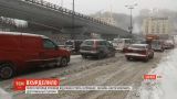 Затори та закритий в'їзд для вантажівок: наслідки снігопаду у Києві