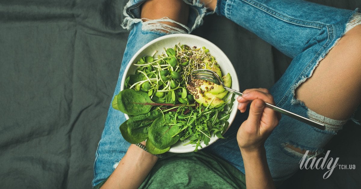 Женщины-вегетарианки чаще ломают шейку бедра в позднем возрасте: как предотвратить проблему