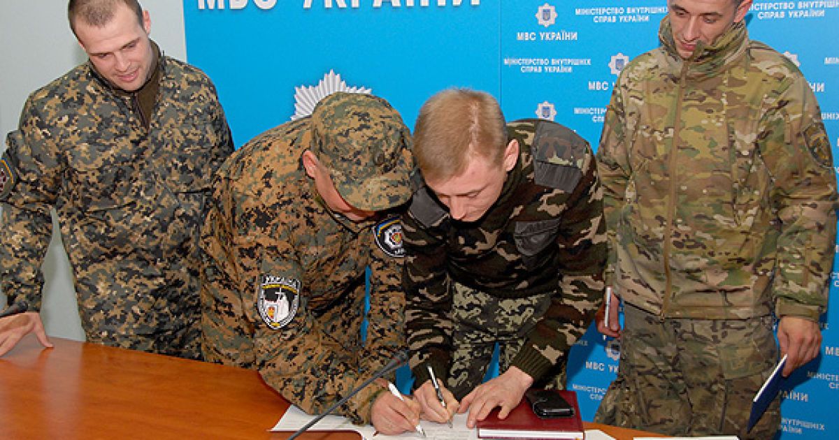 Комабти підписують заяву про відмову у участі в альтернативному "генштабі".