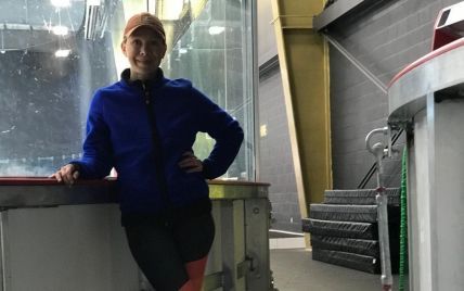 "Якщо тебе не люблять - не випрошуй любов": Баюл закуталася прапором США в День Незалежності України
