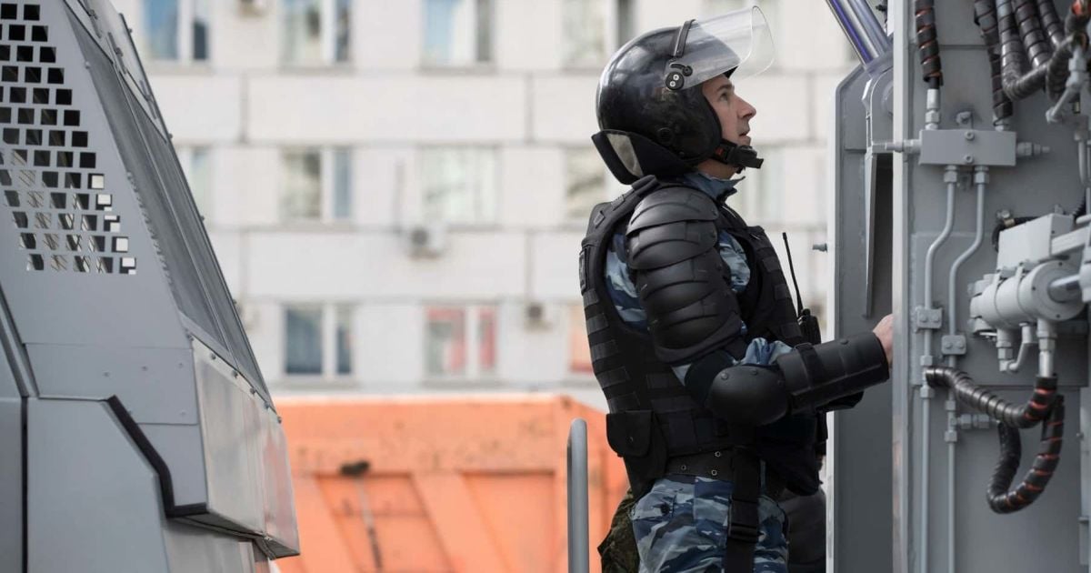 В анексованому Криму просять Росгвардію взяти всі школи під охорону