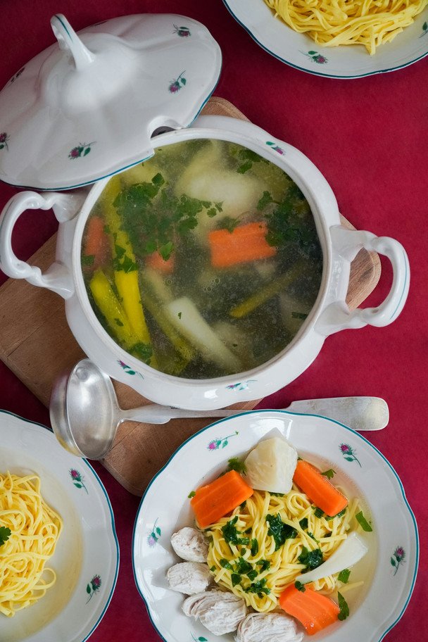 Что можно добавить в суп, чтобы сделать его вкуснее: эти ингредиенты бросают в конце варки