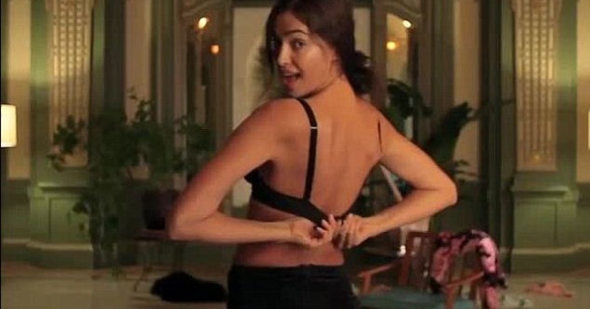 Шейк порадовала фанов откровенными танцами