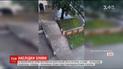 За несколько минут мощный ливень превратил улицы Львова в реки