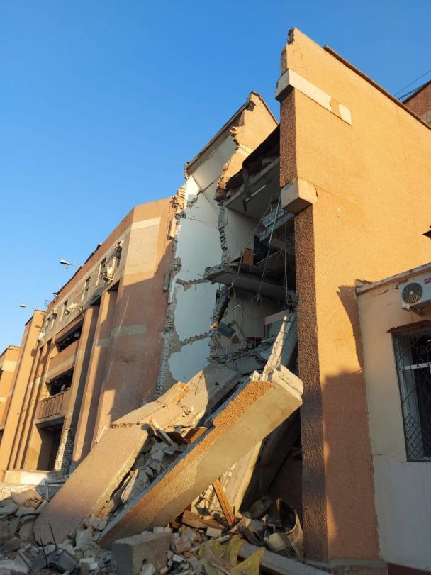 Последствия обстрела университета в Николаеве (фото/Александр Сенкевич)