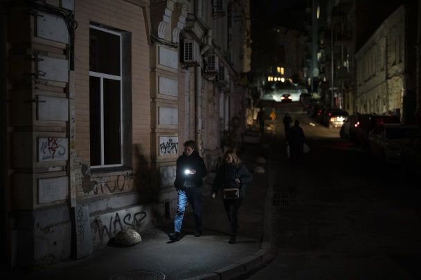 Графіки відключення світла в Києві формуватимуть по-новому — деталі від ДТЕК