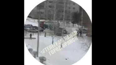 У Брянську учениця 8 класу влаштувала стрілянину в гімназії: є жертви