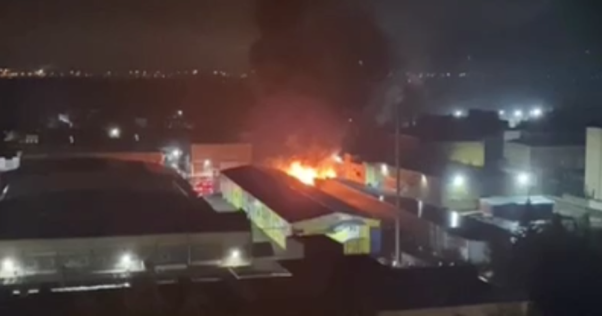 Пожар в Брянске после взрыва 12 октября/Скриншот