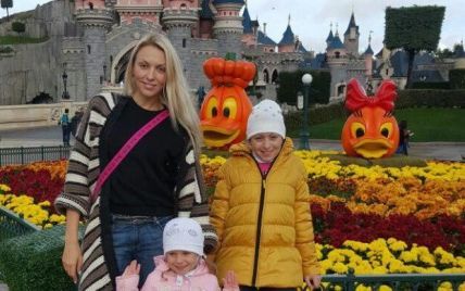 Оля Полякова устроила младшей дочери роскошный день рождения в Диснейленде