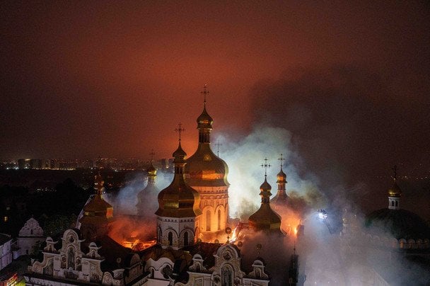 Лавра в огне / © Associated Press