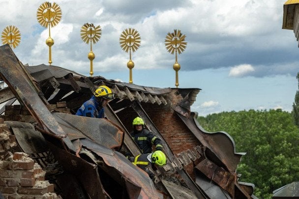 Ліквідація наслідків атаки по лаврі / © Генеральний штаб ЗСУ / Facebook