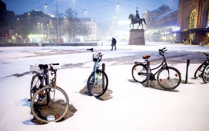 Сильні снігопади та морози не вщухають у Європі: є замерзлі на смерть