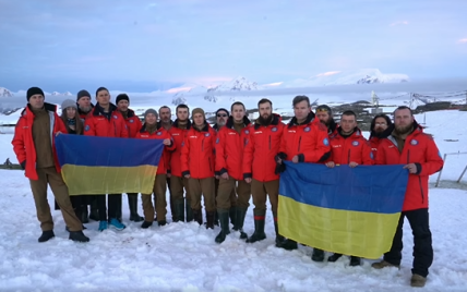 "Война застала нас на самом отдаленном рубеже": украинские полярники поздравили всех с Пасхой (видео)