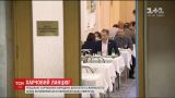 Журналисты, которые обедают в столовой парламента, портят депутатам аппетит