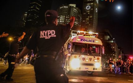 Очевидцы о первых минутах после взрыва в Нью-Йорке: всех окутал ужас, из зданий валил дым