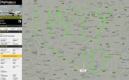 Британский пилот "нарисовал" в небе 346-километровое поздравление с Новым годом