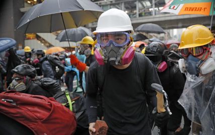 У Гонконзі сотні мітингувальників зібралися на перегляд фільму про Євромайдан
