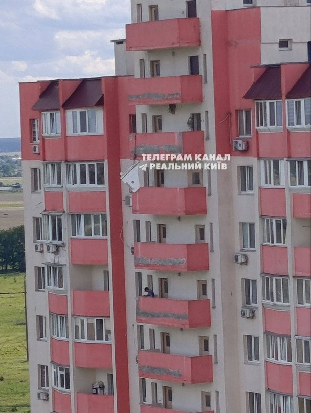 Дрон атакував будинок в Броварах / © соцмережі
