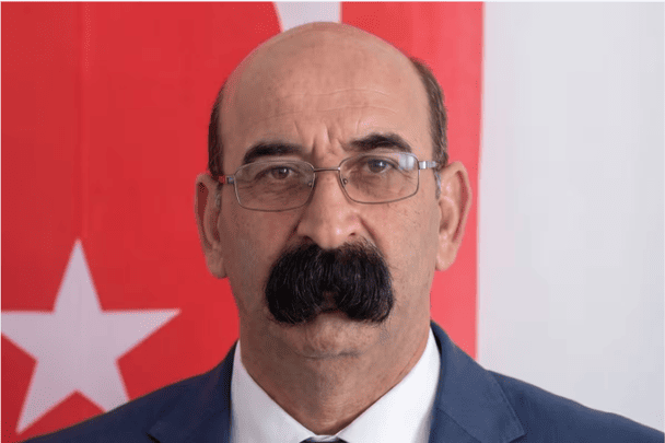  Uолова районного осередку партії «Хузур» в турецькому місті Карлиова Орхан Авджі  / © Instagram