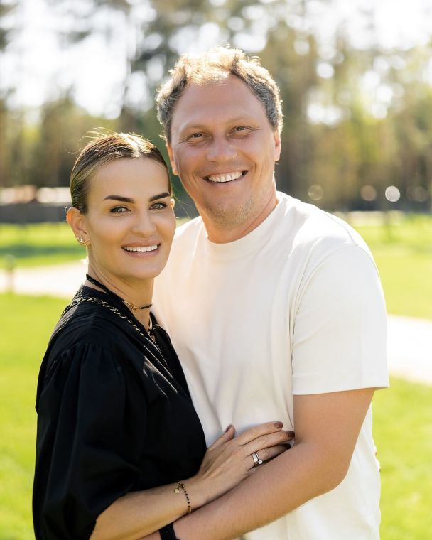 Андрей Пятов с женой / © instagram.com/piat30