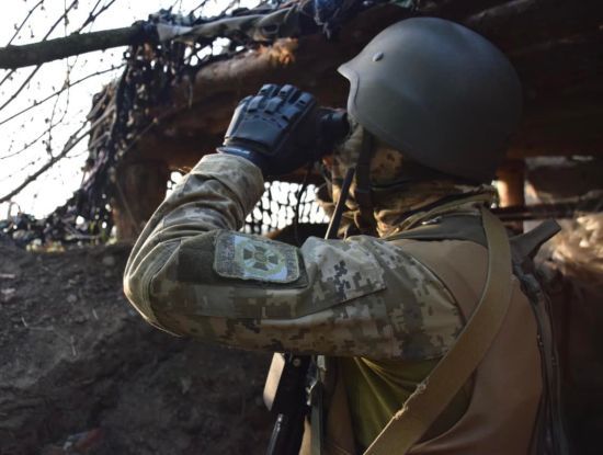 Для виїзду з місця проживання чоловікам в умовах воєнного стану потрібен дозвіл: деталі