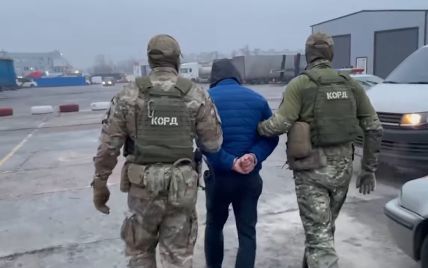 Под Киевом задержали угонщика авто с кучей оружия, разыскиваемого более двух лет