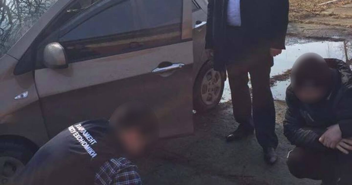 На Одесчине на взятке в 10 тысяч долларов задержали чиновника "Укрзализныци"