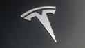 Клієнтам запропонують безкоштовно протестувати автопілот Tesla