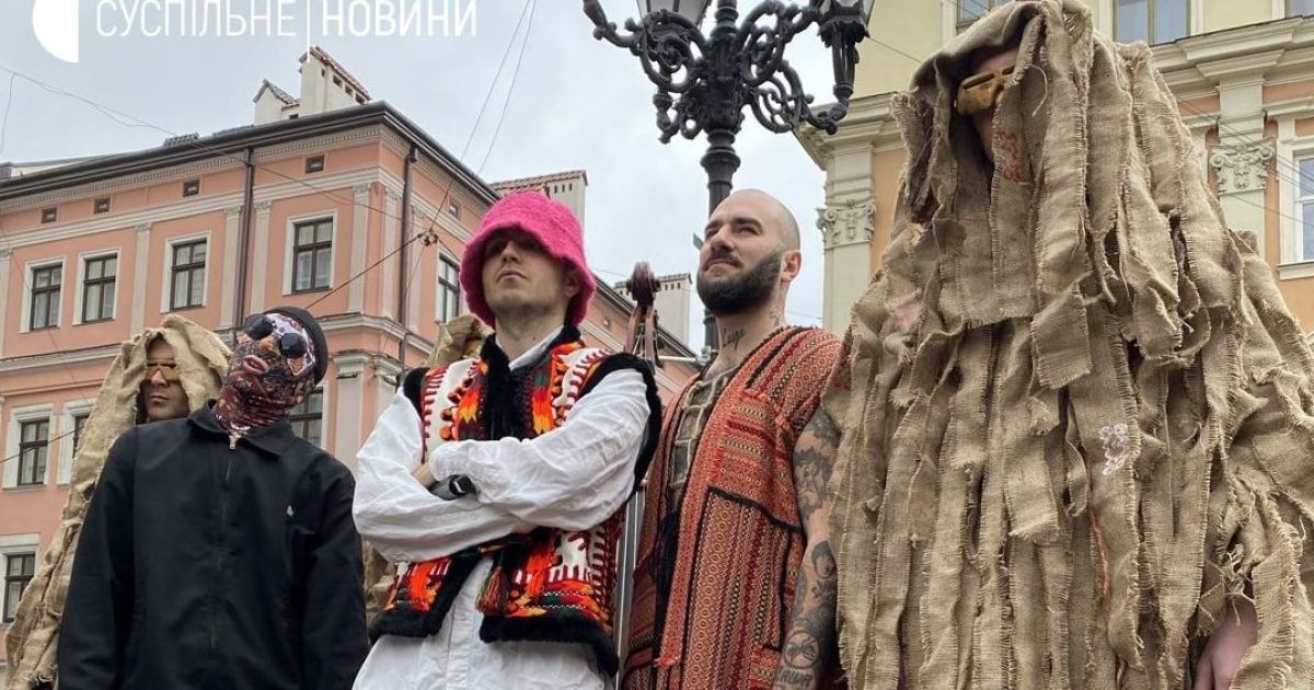 Kalush Orchestra у Львові на Площі Ринок виконав Stefania і заявив, що їде на "Євробачення"
