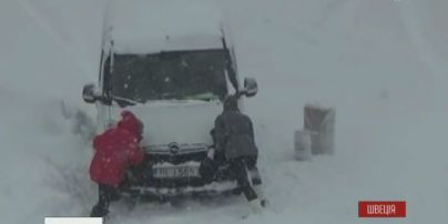 Швецию засыпают рекордные снегопады, которых уже не было сто лет