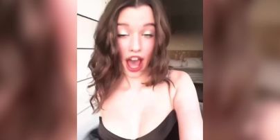 Дочь Миллы Йовович озадачила перепевом хита российской певицы-путинистки