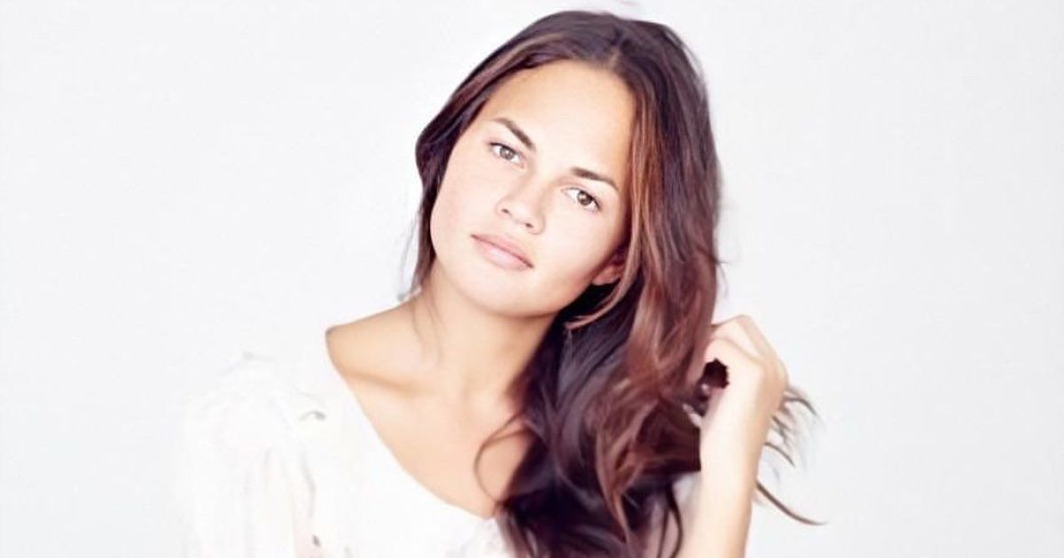 Крисси Тейген продемонстрировала фигуру в белье через два месяца после потери ребенка