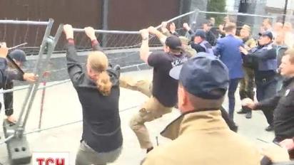 В Киеве и Одессе активисты вышли против российских выборов на украинских территориях