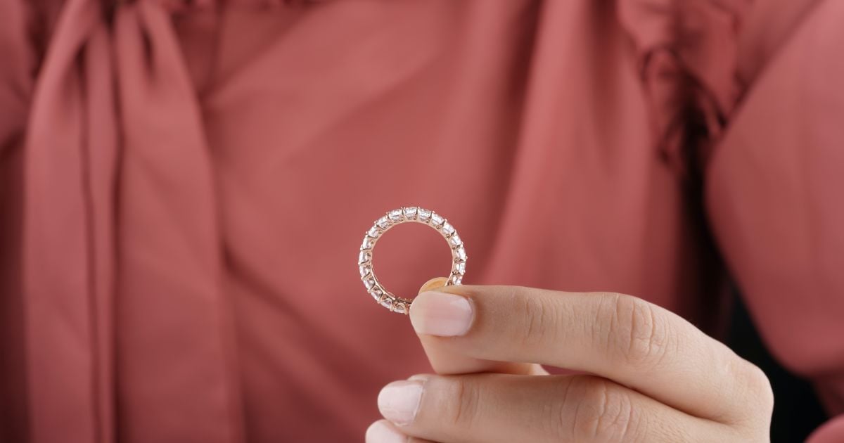 12-летняя девочка вышла замуж за 63-летнего священника