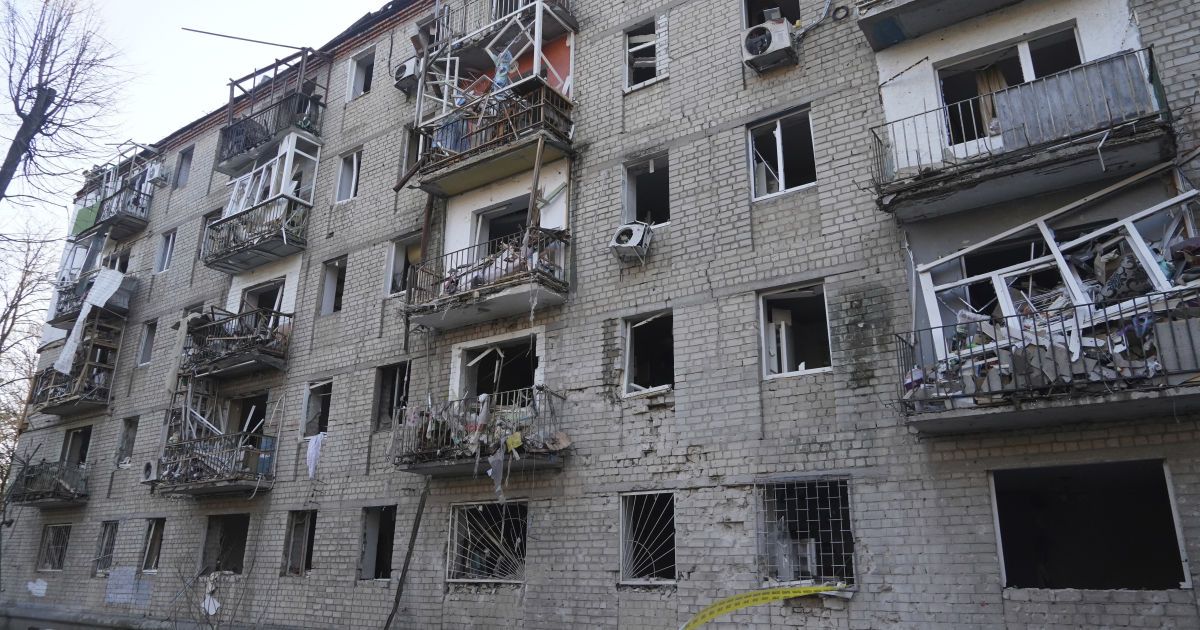 27 березня Росія вперше вдарила по Харкову модифікованою авіабомбою УМПБ Д-30