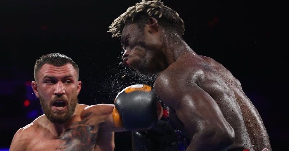 "Это было дерзко с его стороны": Комми дал оценку спорному поступку Ломаченко в ринге (видео)