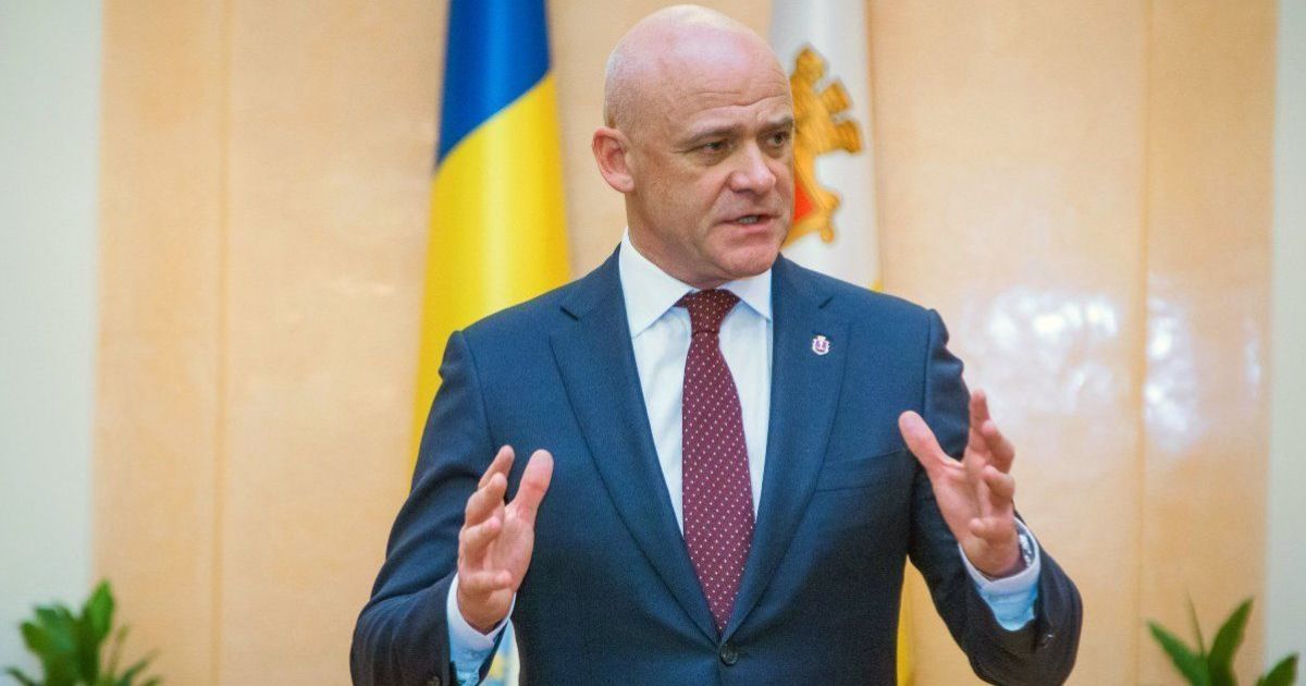 Труханов и лидер местного "Нацкорпуса" устроили перепалку на сессии через маршала Жукова