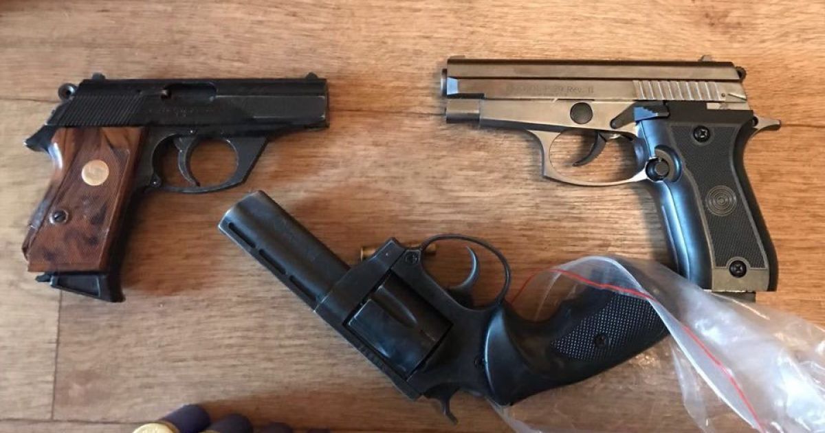 У Києві викрили групу умільців, які налагодили збройний бізнес