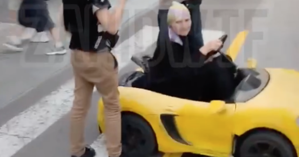 У Львові пенсіонерку оштрафували за їзду на іграшковому Lamborghini / Фото: скриншот