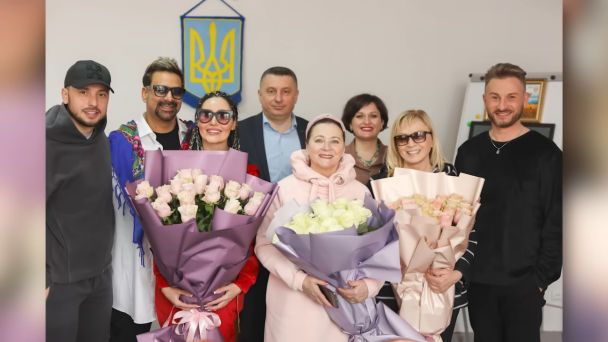 Ніна Матвієнко з іншими артистами давала благодійні концерти / © скриншот з відео