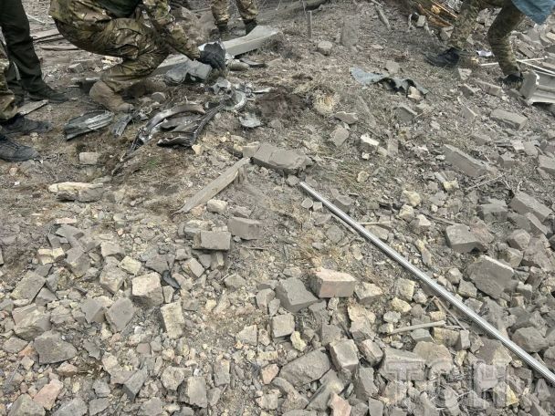 Руйнування в Києві внаслідок ракетної атаки 25 березня / © ТСН.ua