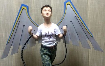 Нардеп показал в Сети уникальную статуэтку Савченко с крыльями